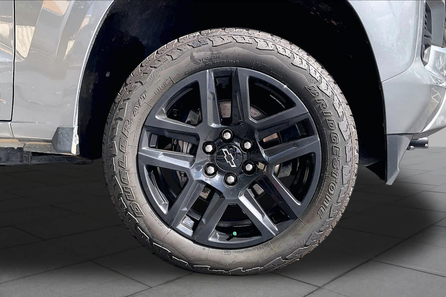 Used 2025 Sterling Gray Metallic Chevrolet Z71 image 19