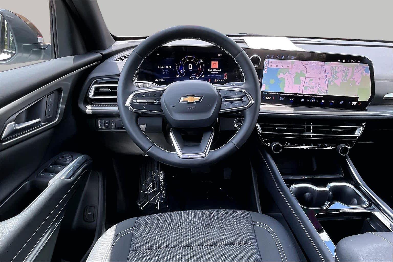 Pre-Owned 2024 Chevrolet Traverse LT
