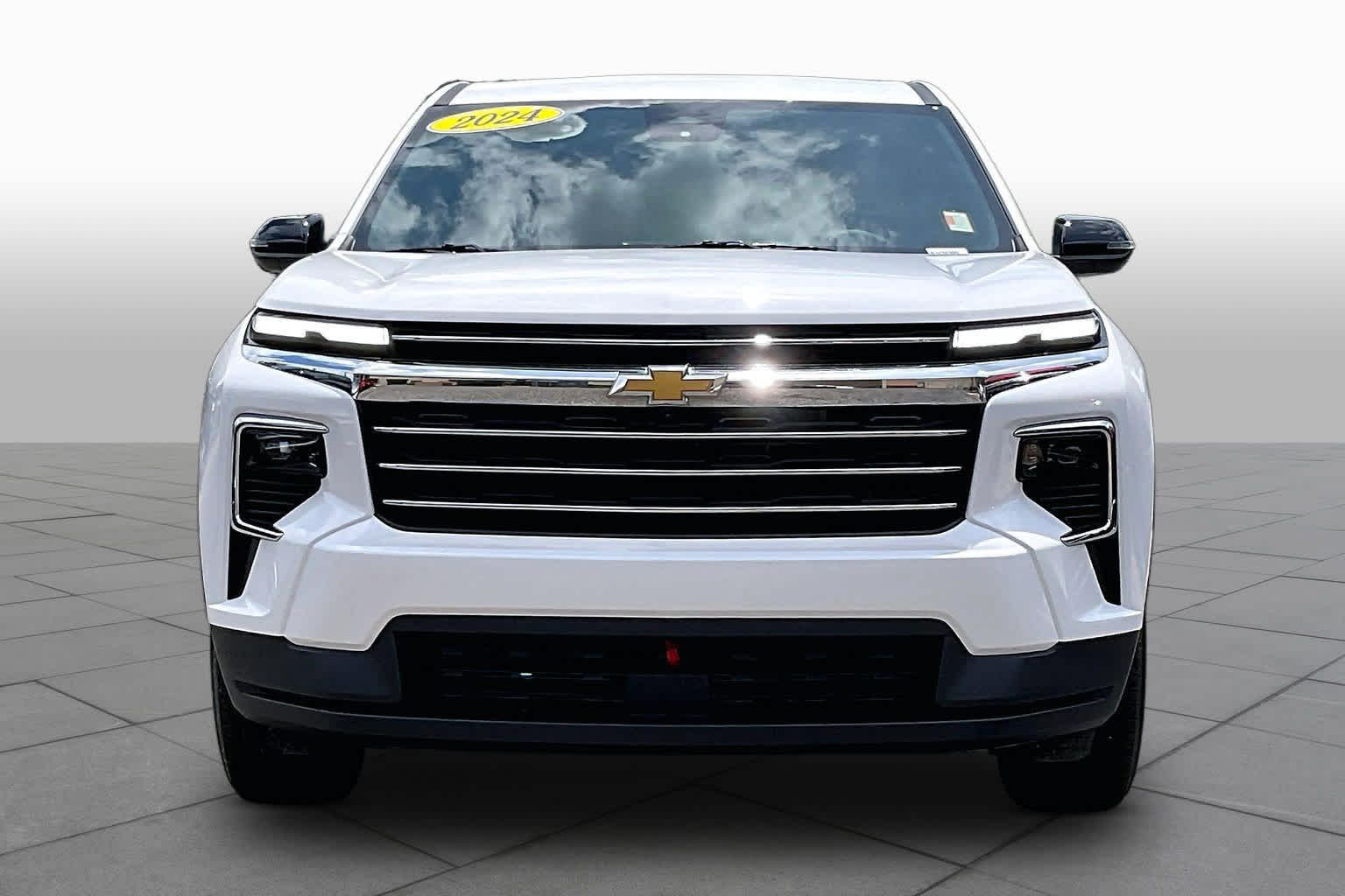Pre-Owned 2024 Chevrolet Traverse LT