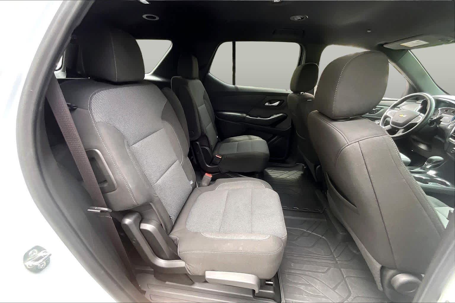 Used 2023 Summit White Chevrolet LT Cloth image 28