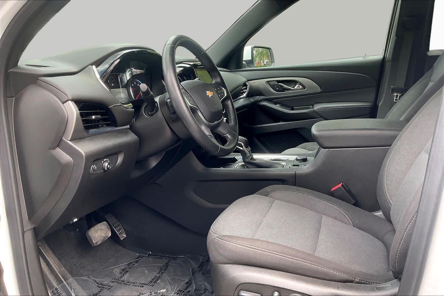 Used 2023 Summit White Chevrolet LT Cloth image 15