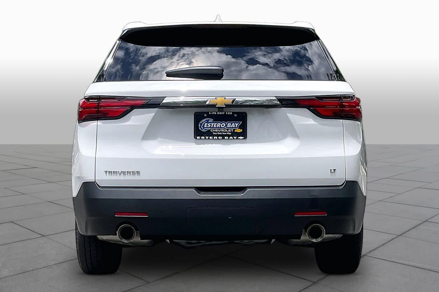 Used 2023 Summit White Chevrolet LT Cloth image 5