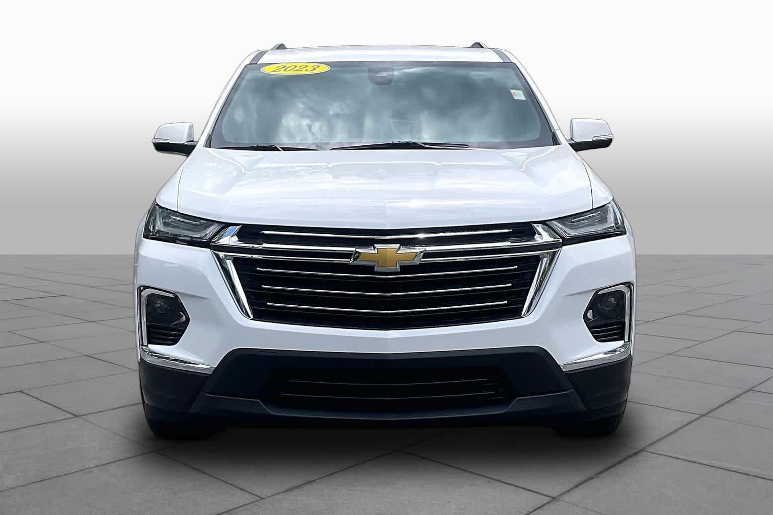 Used 2023 Summit White Chevrolet LT Cloth image 4