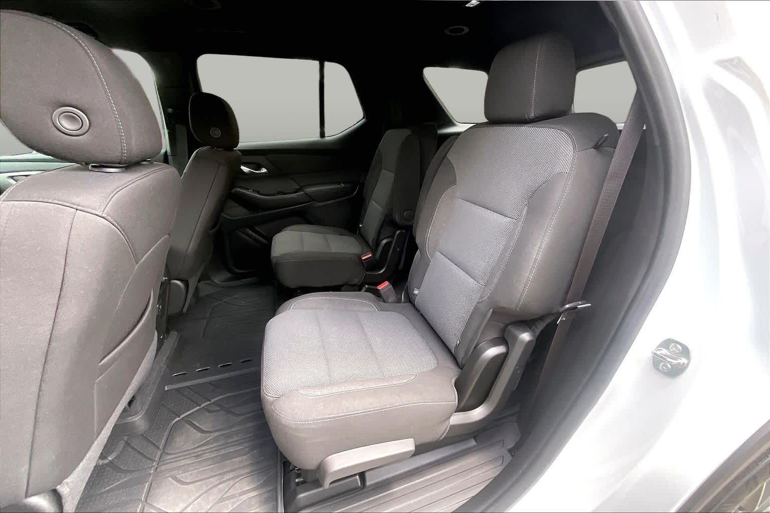 Used 2023 Summit White Chevrolet LT Cloth image 27