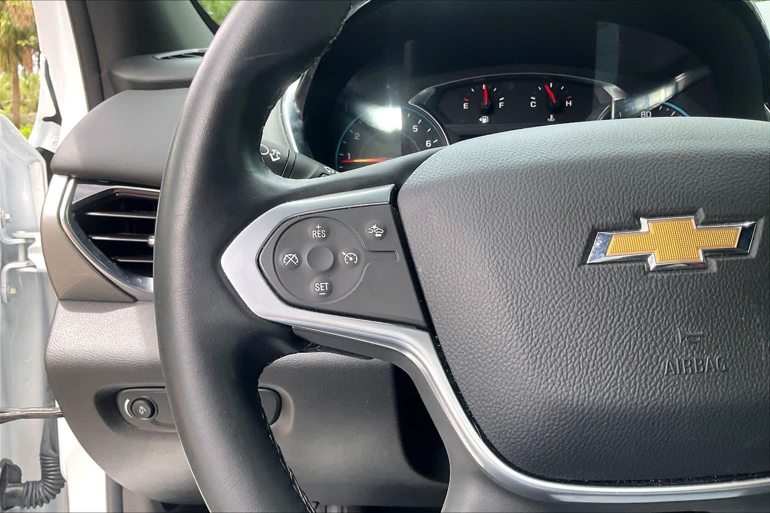 Used 2023 Summit White Chevrolet LT Cloth image 19