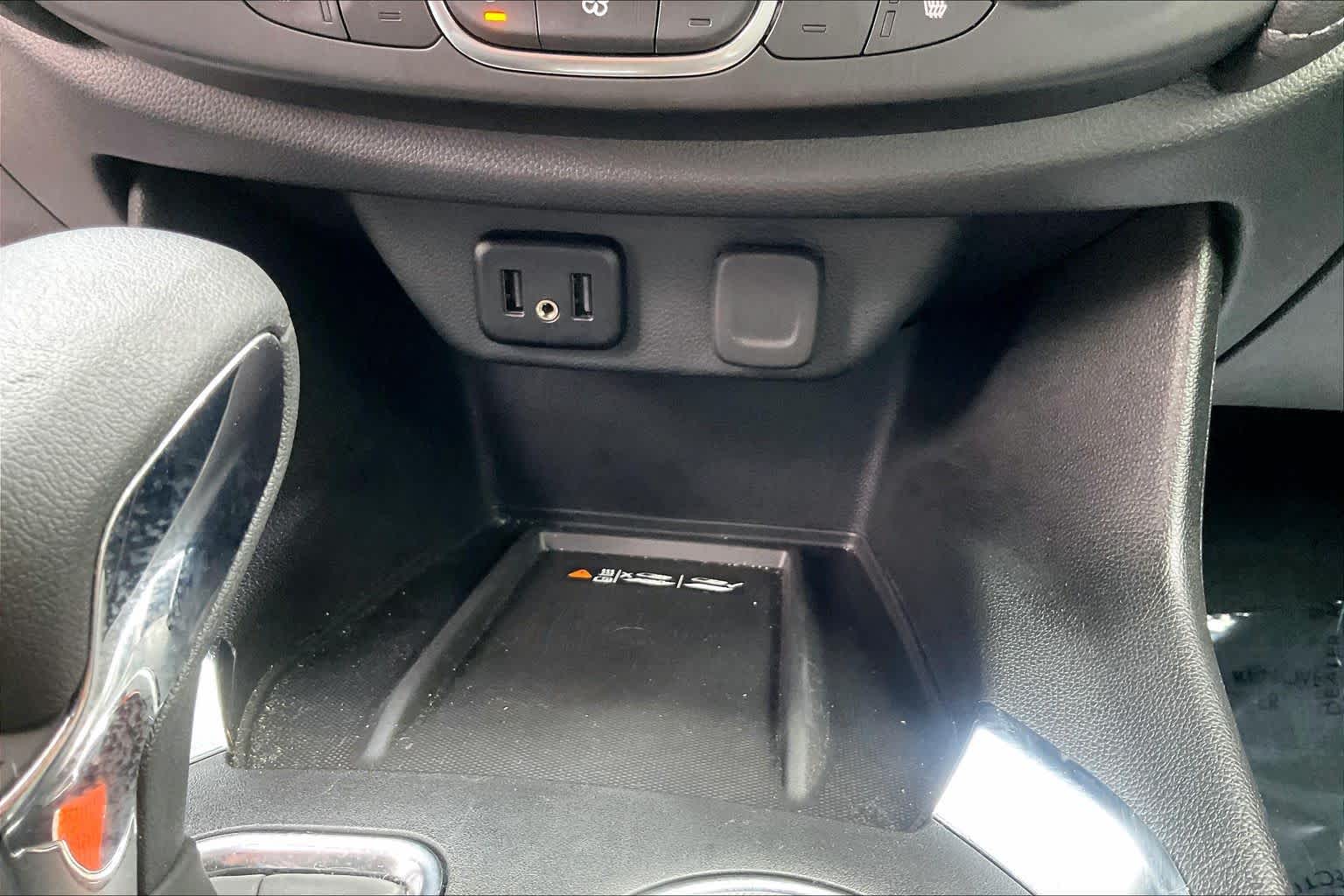 Used 2023 Summit White Chevrolet LT Cloth image 36