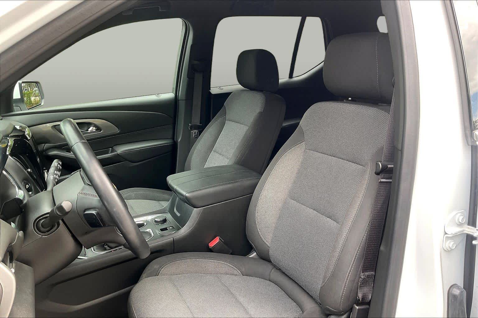 Used 2023 Summit White Chevrolet LT Cloth image 26