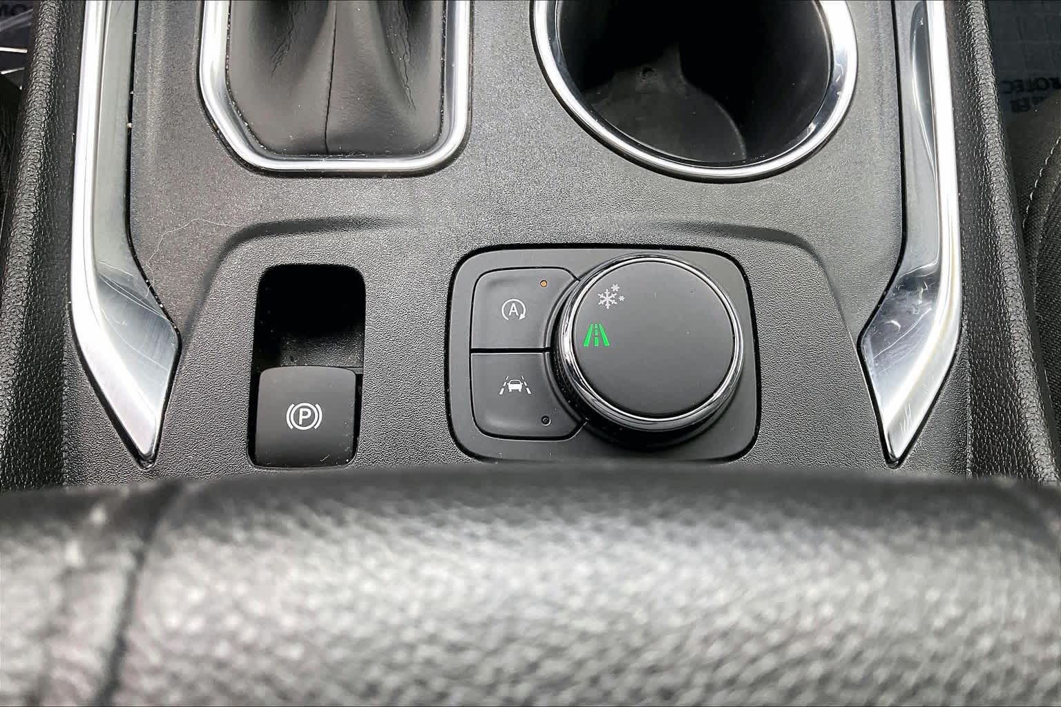 Used 2023 Summit White Chevrolet LT Cloth image 35