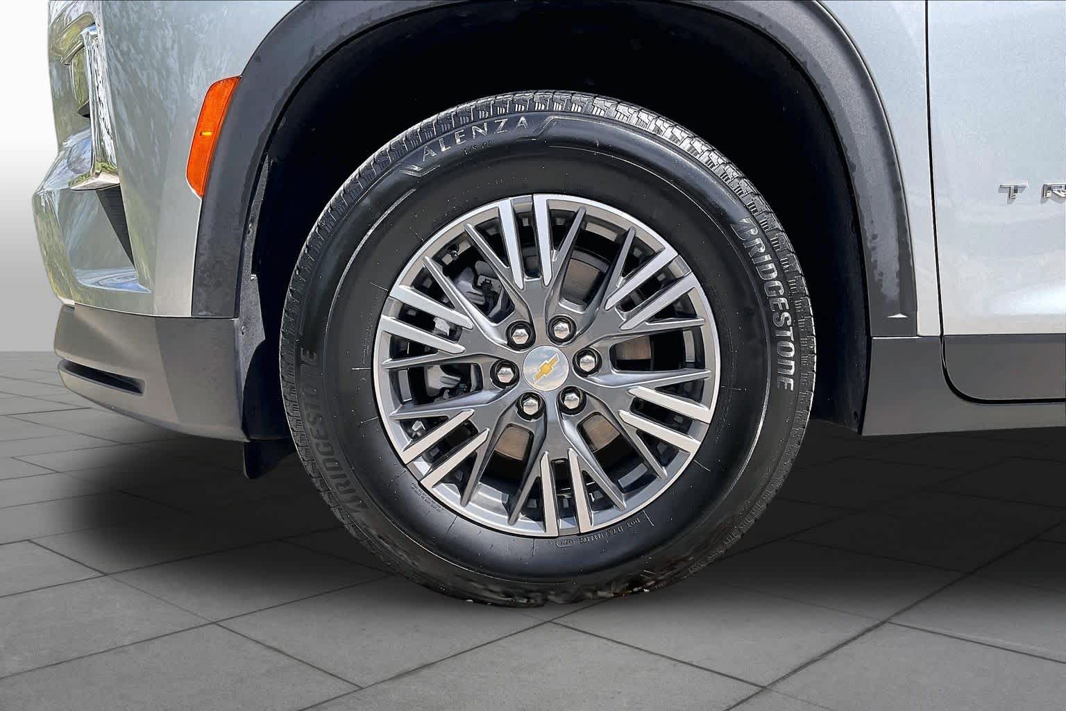 Used 2025 Sterling Gray Metallic Chevrolet LT image 10