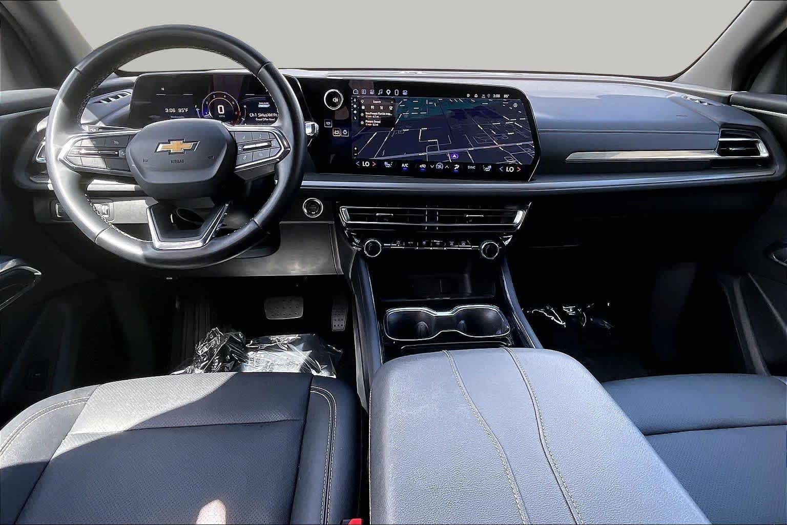 Used 2025 Sterling Gray Metallic Chevrolet LT image 15