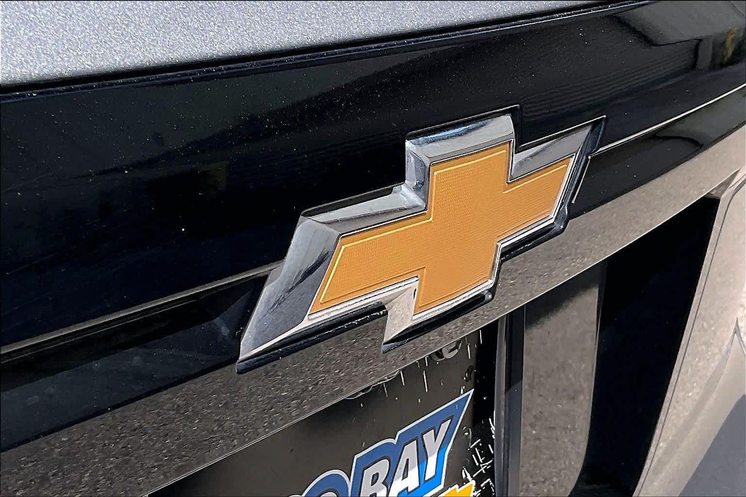 Used 2025 Sterling Gray Metallic Chevrolet LT image 9