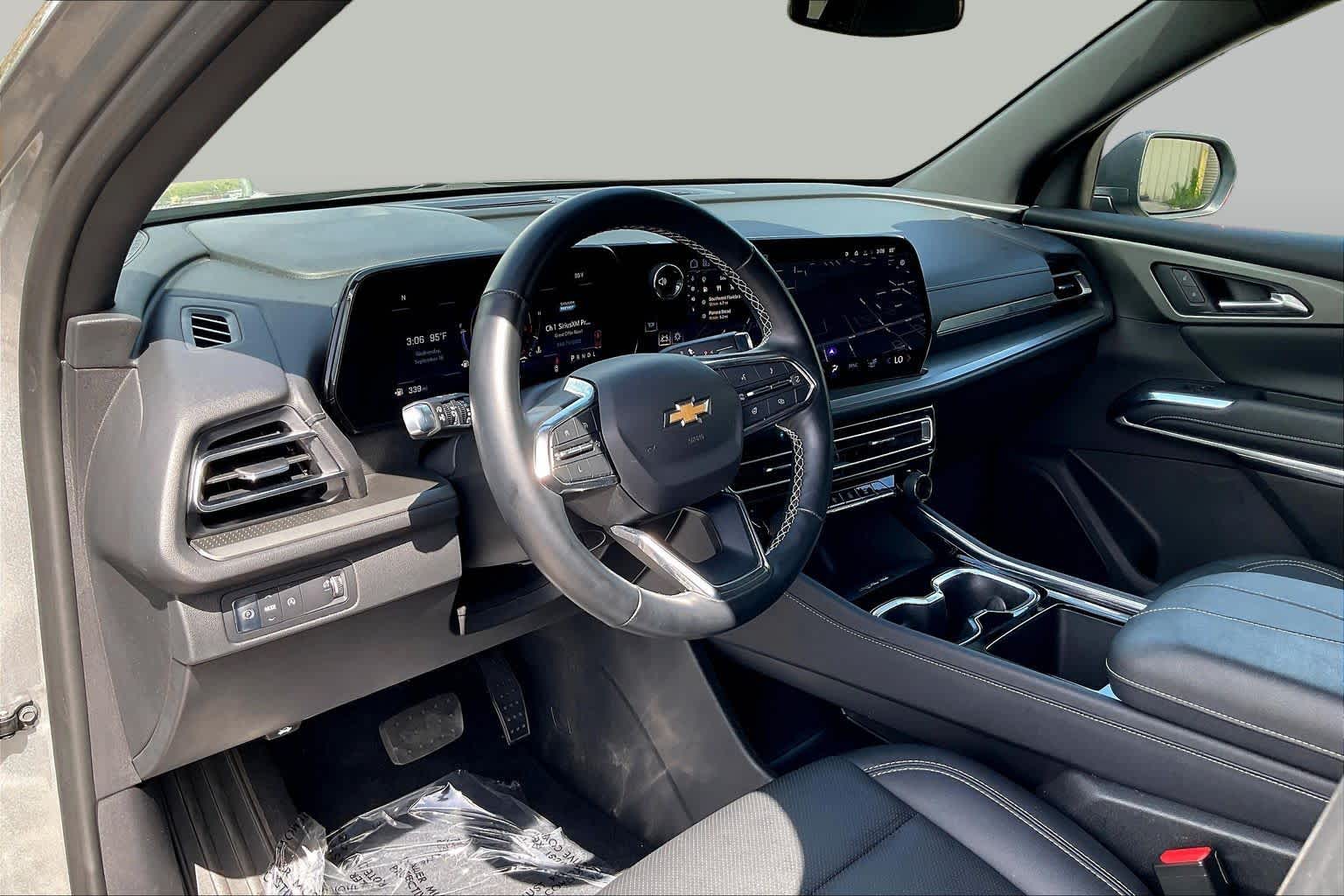 Used 2025 Sterling Gray Metallic Chevrolet LT image 14