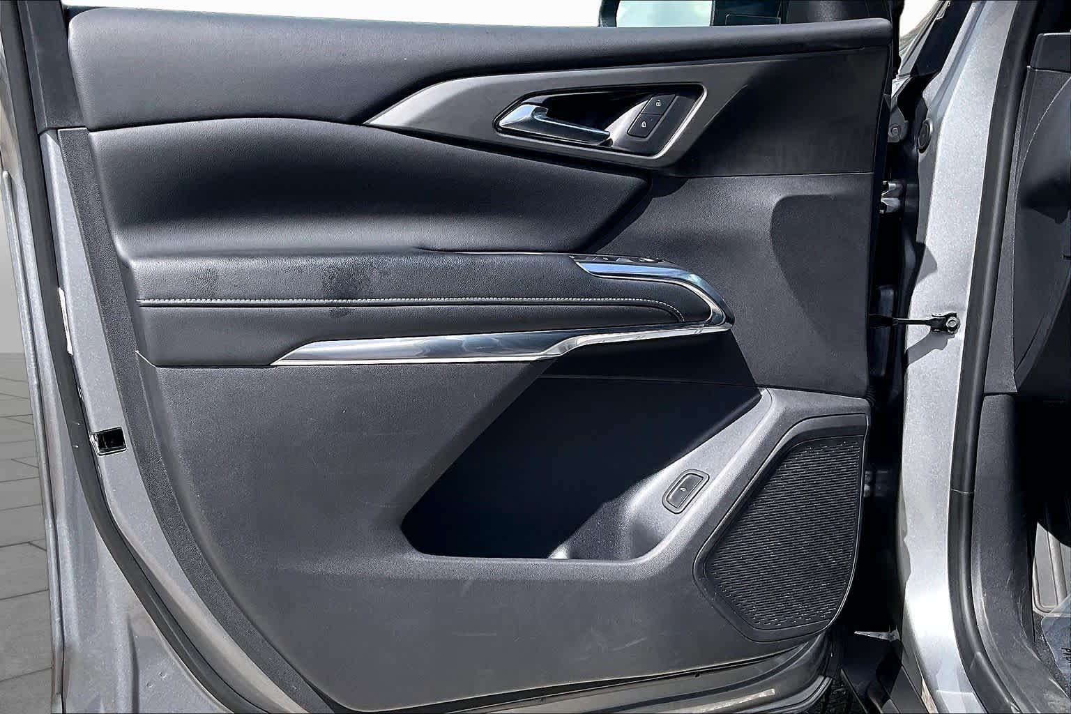 Used 2025 Sterling Gray Metallic Chevrolet LT image 22