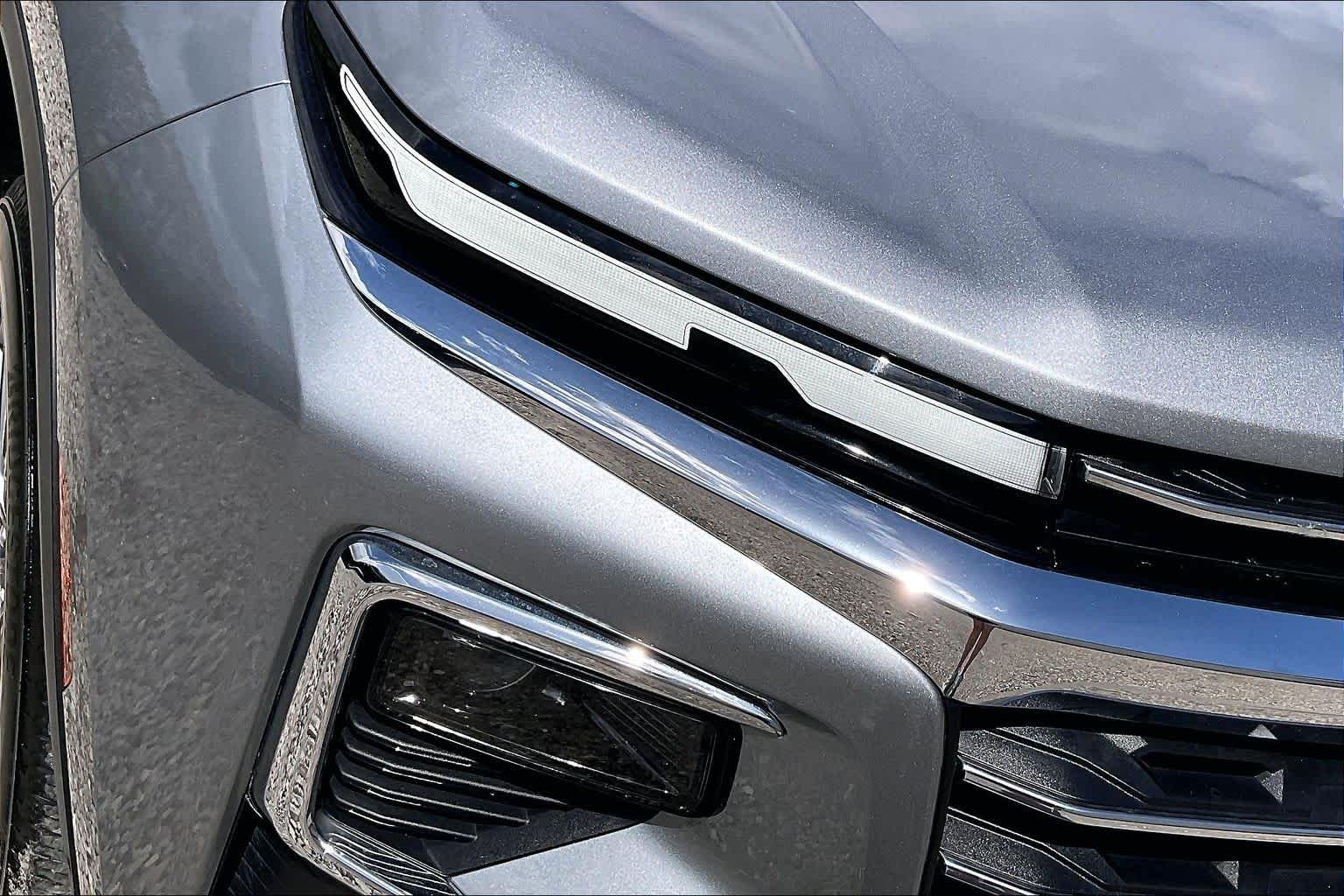Used 2025 Sterling Gray Metallic Chevrolet LT image 28