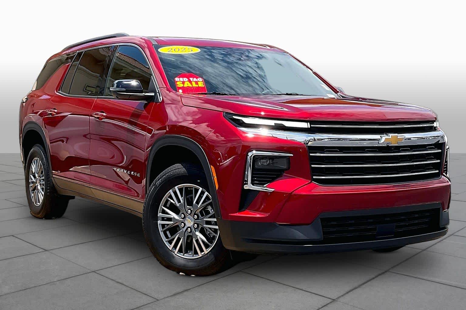 Pre-Owned 2025 Chevrolet Traverse LT