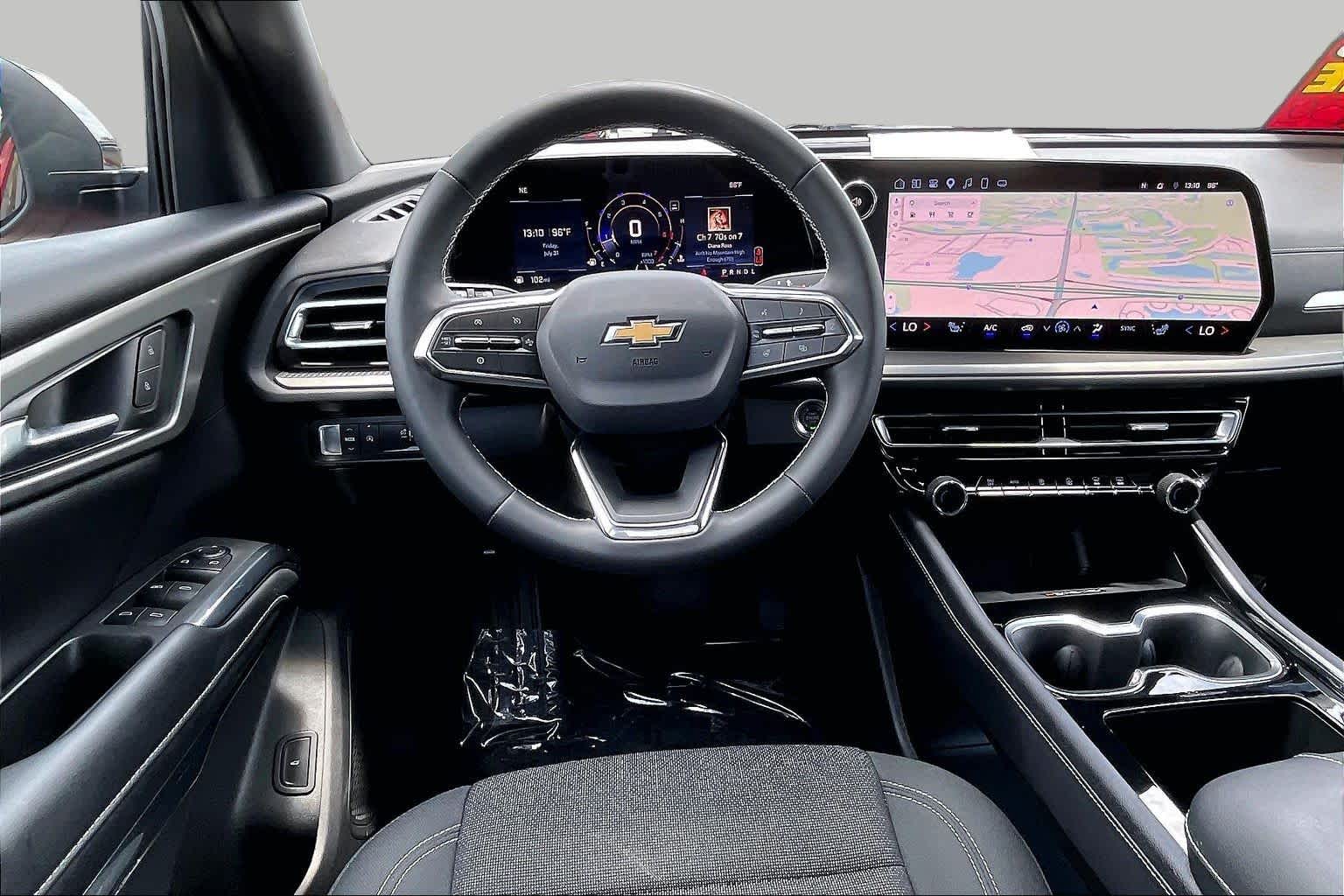Pre-Owned 2025 Chevrolet Traverse LT