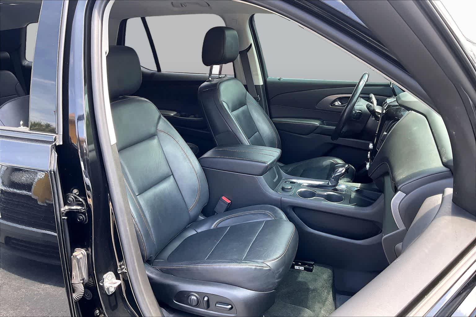 Used 2021 MOSAIC BLACK METALLIC Chevrolet Premier image 8