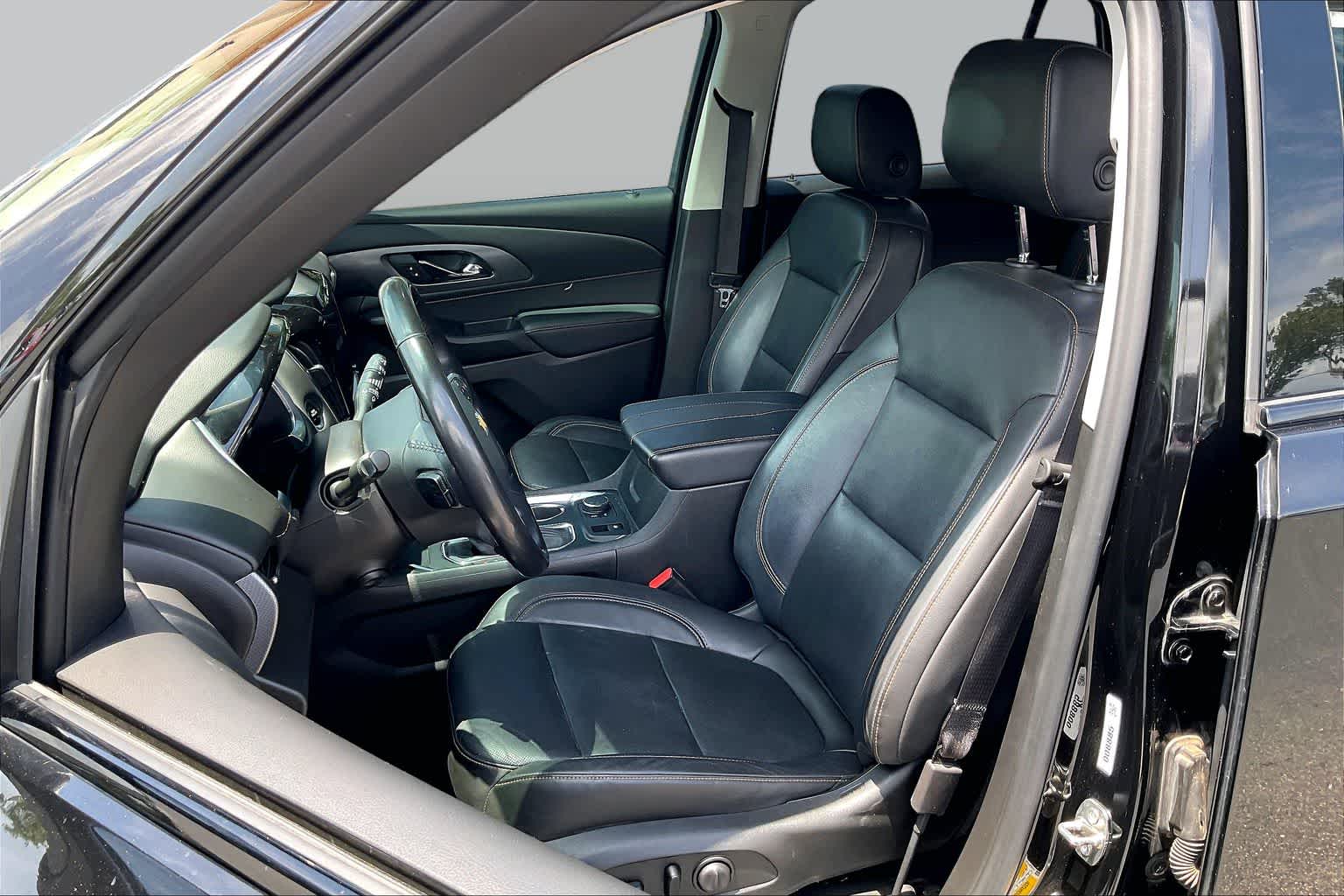 Used 2021 MOSAIC BLACK METALLIC Chevrolet Premier image 24