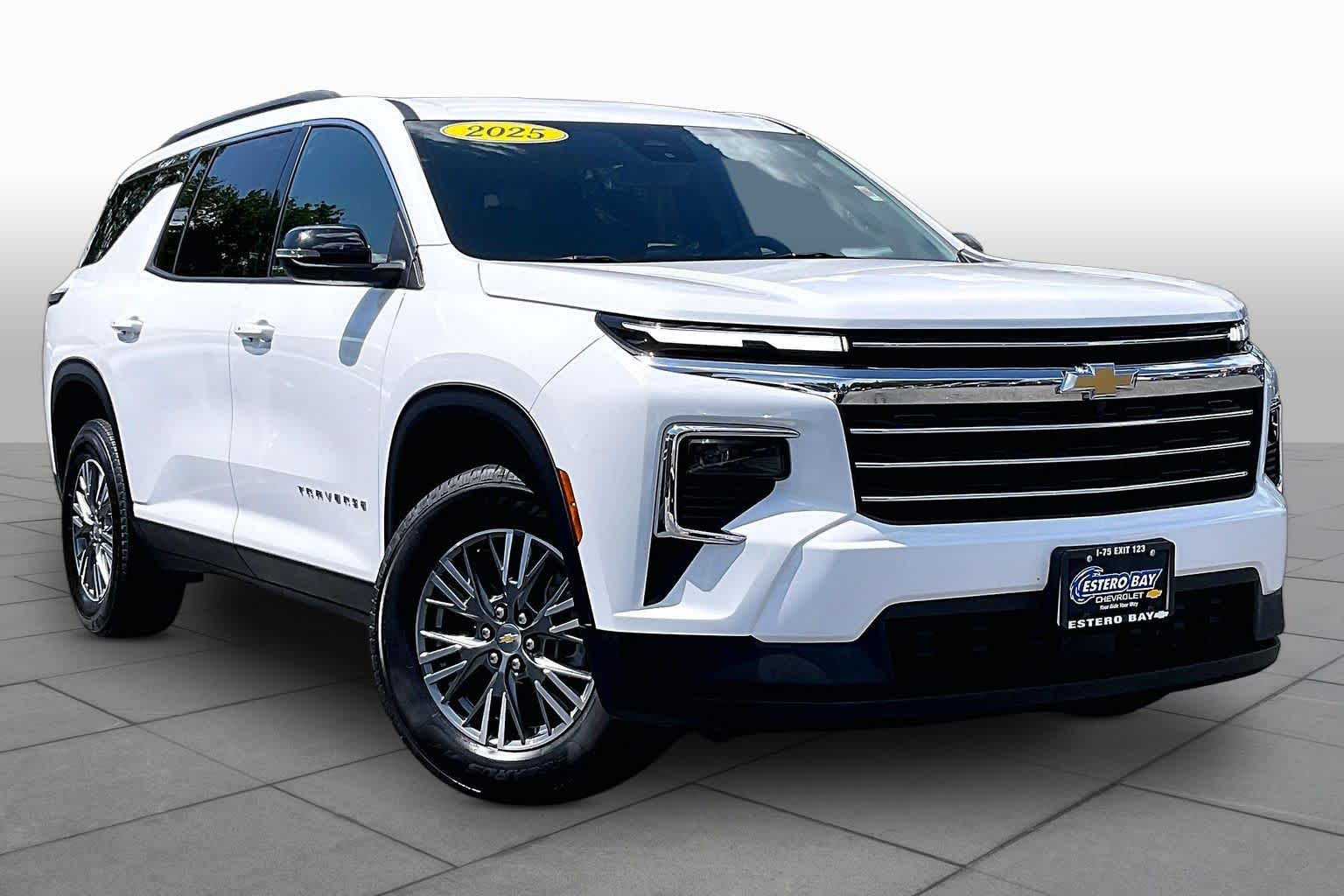 Pre-Owned 2025 Chevrolet Traverse LT
