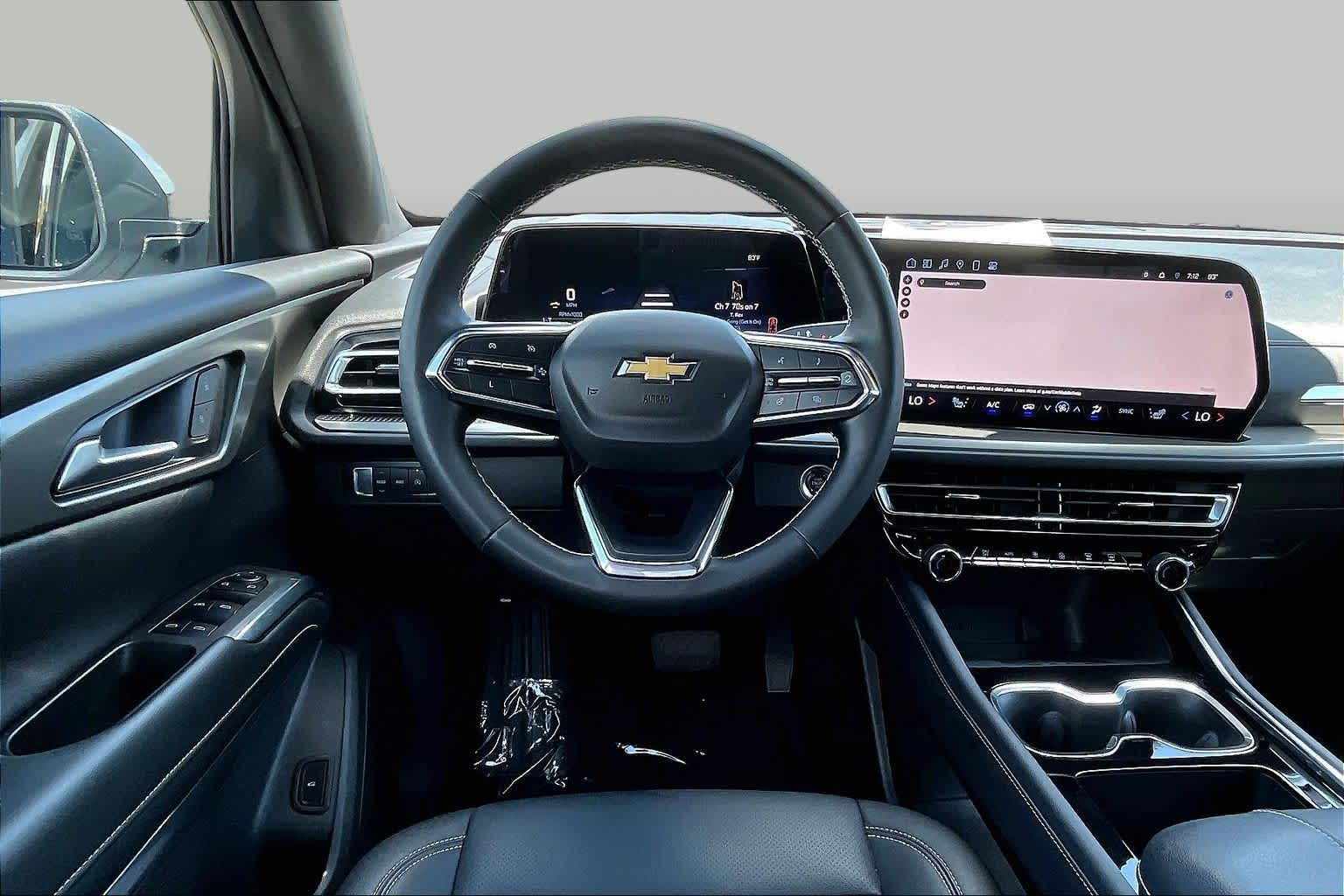 Pre-Owned 2025 Chevrolet Traverse LT