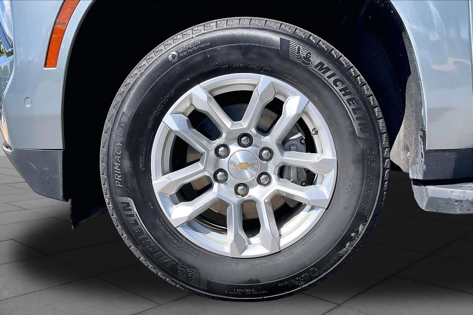 Used 2025 Sterling Gray Metallic Chevrolet LT image 10