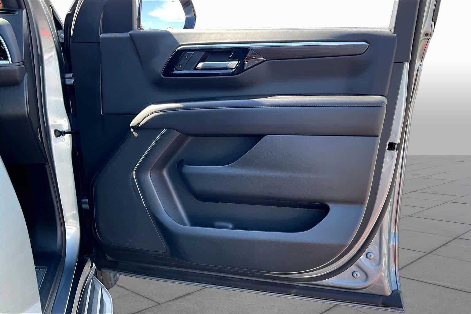 Used 2025 Sterling Gray Metallic Chevrolet LT image 23