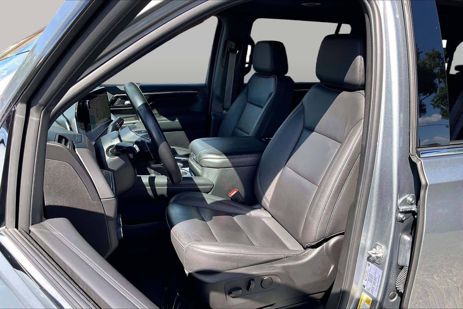 Used 2025 Sterling Gray Metallic Chevrolet LT image 24