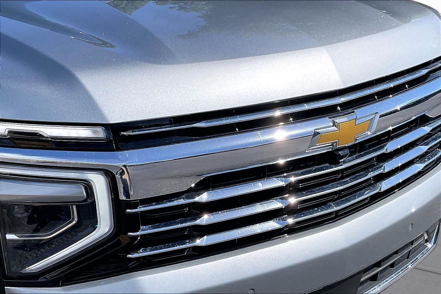 Used 2025 Sterling Gray Metallic Chevrolet LT image 30