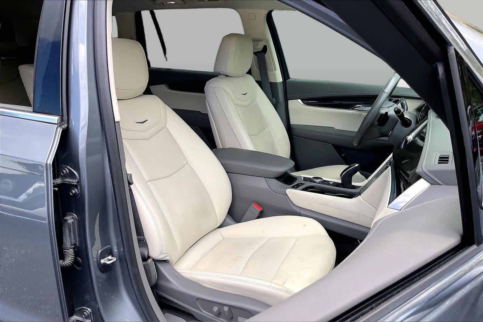 Pre-Owned 2021 Cadillac XT6 Premium Luxury