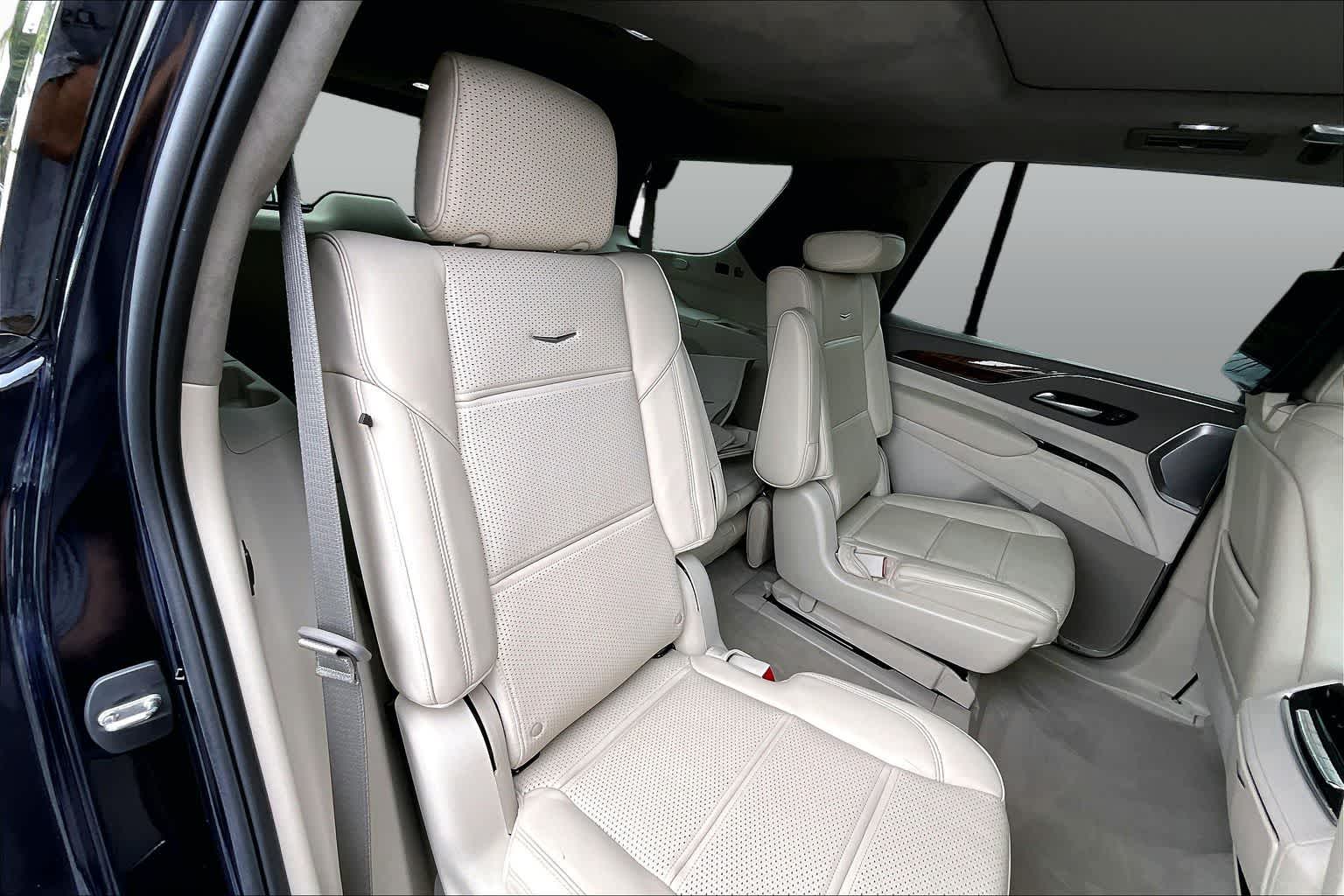 Used 2024 Dark Moon Blue Metallic Cadillac Sport Platinum image 19