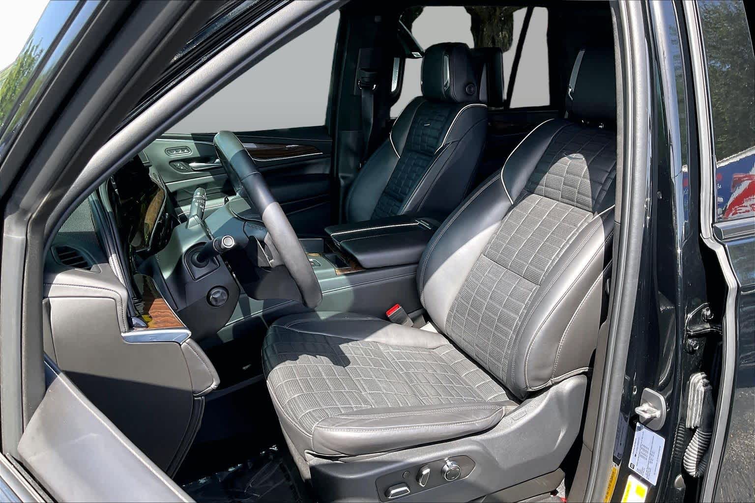 Used 2021 BLACK RAVEN Cadillac Sport Platinum image 24