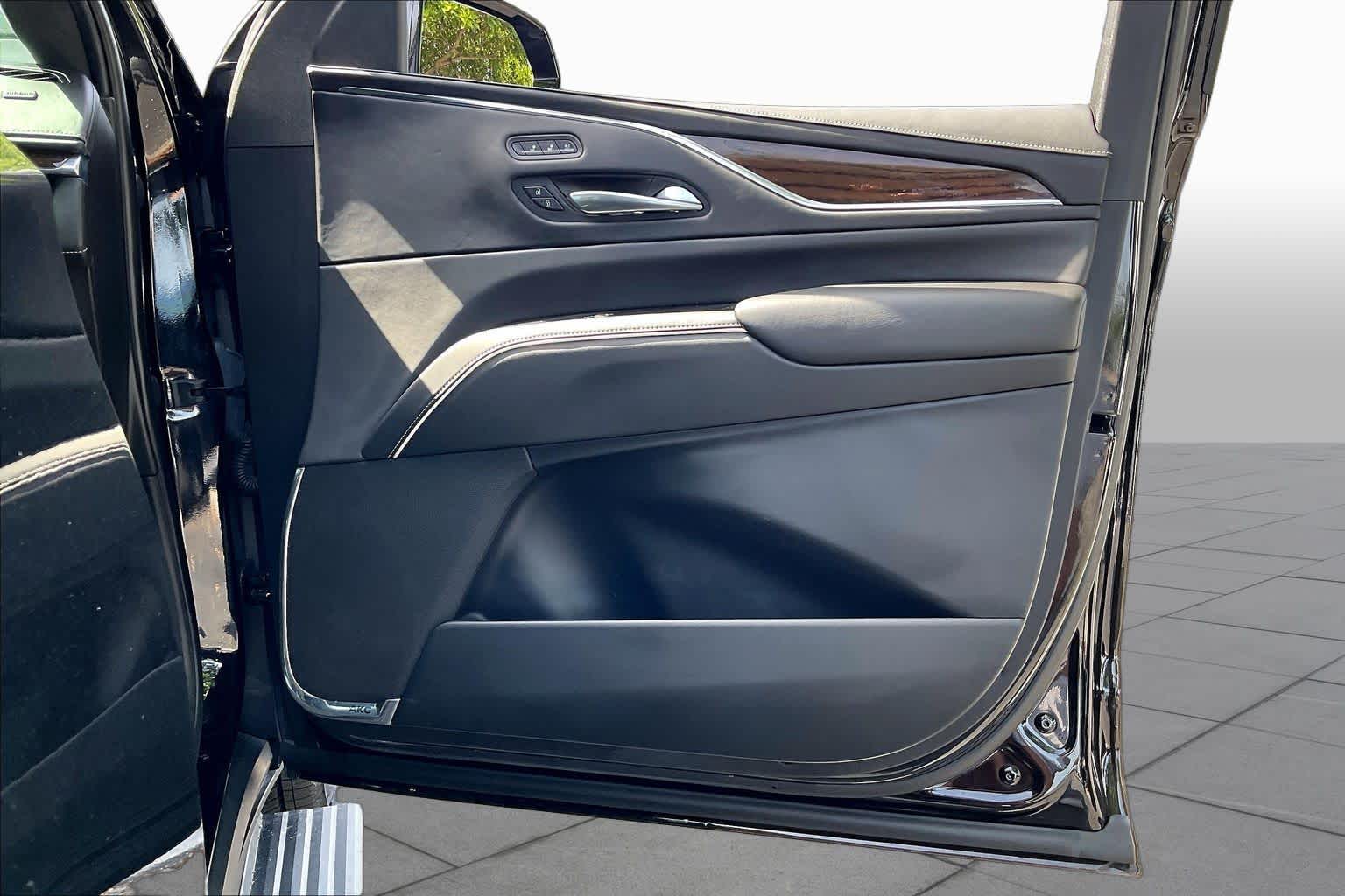 Used 2021 BLACK RAVEN Cadillac Sport Platinum image 23