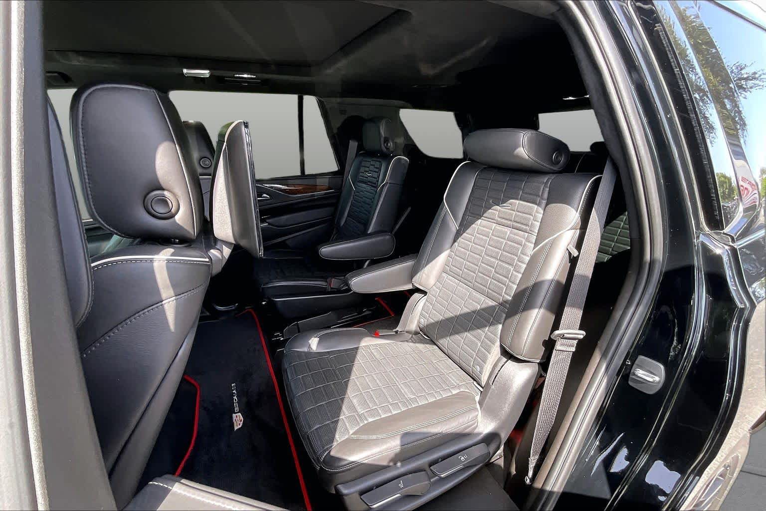 Used 2021 BLACK RAVEN Cadillac Sport Platinum image 25