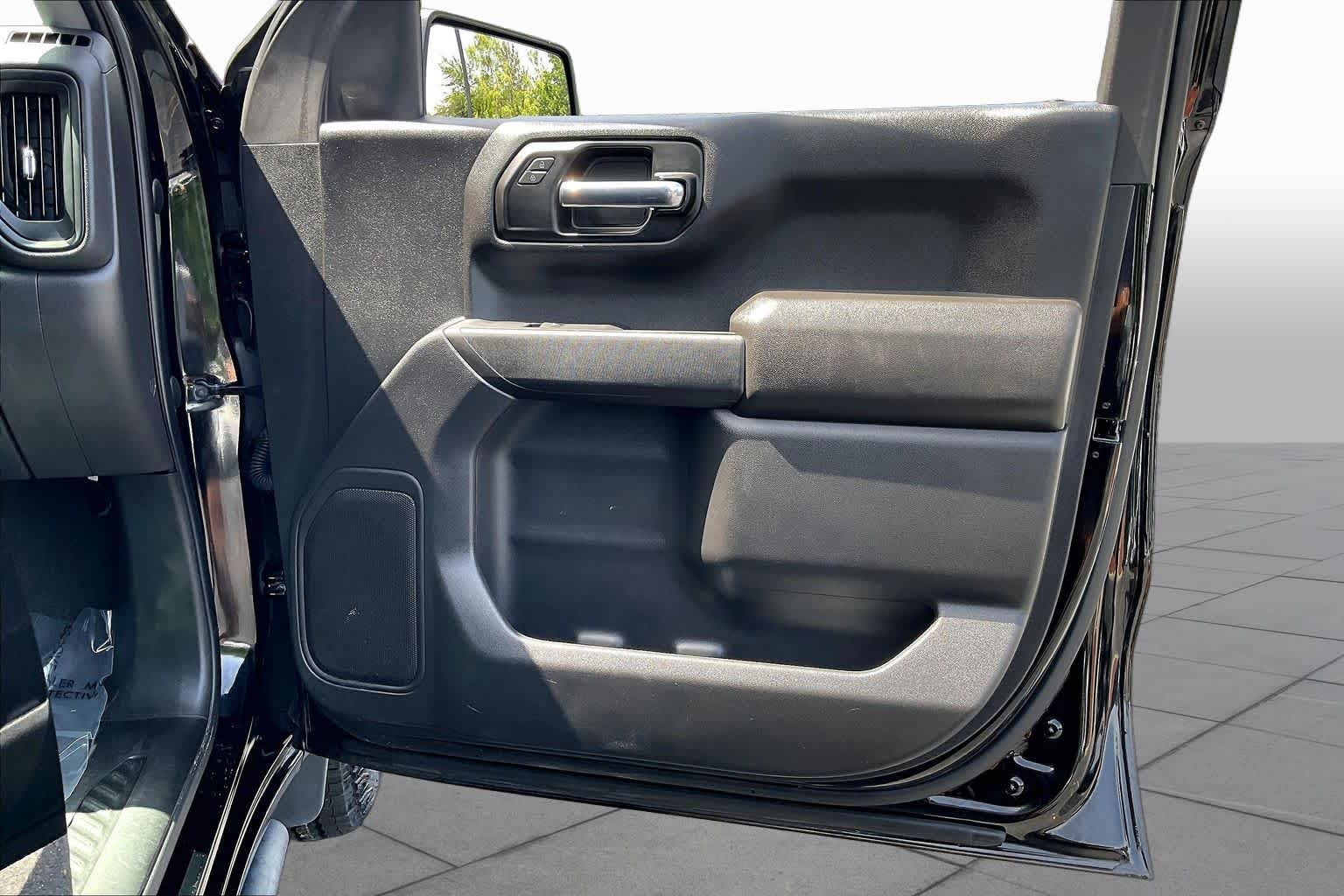 Used 2022 Black Chevrolet Custom image 23