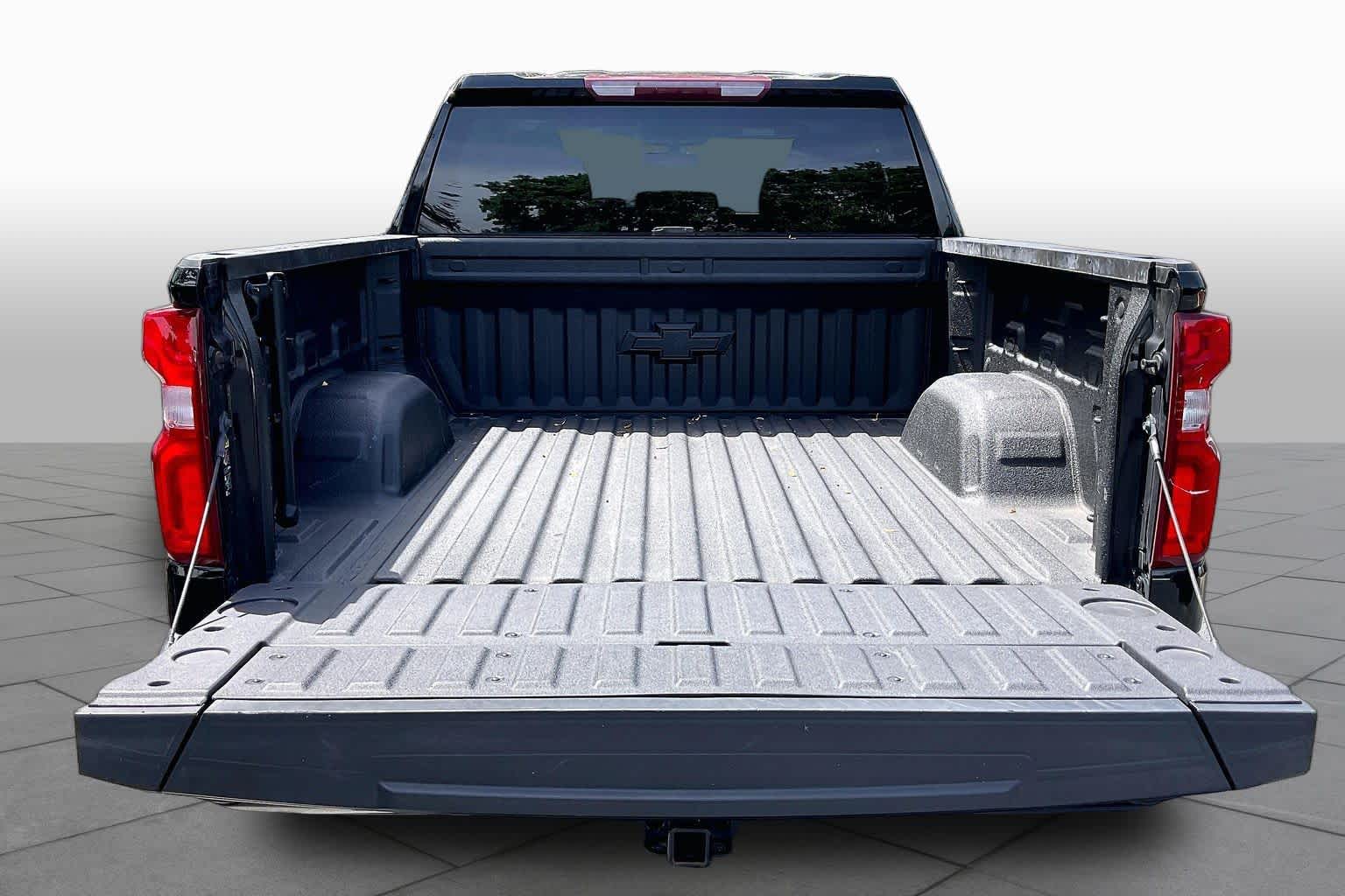 Used 2022 Black Chevrolet Custom image 34