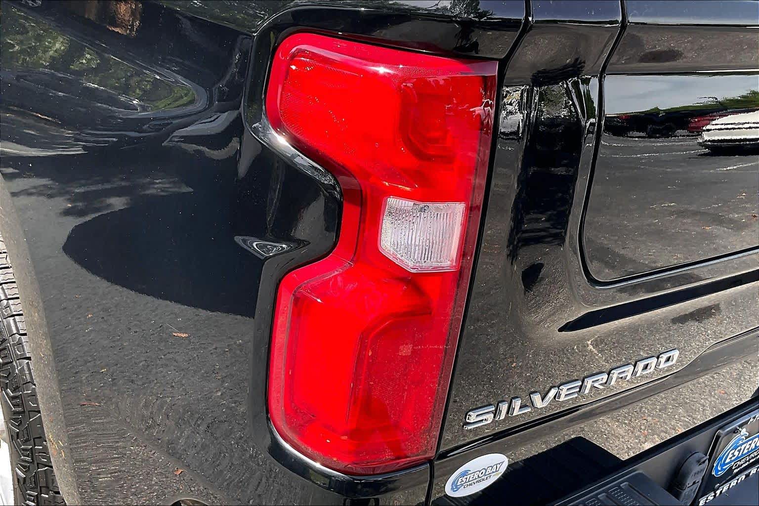 Used 2022 Black Chevrolet Custom image 28
