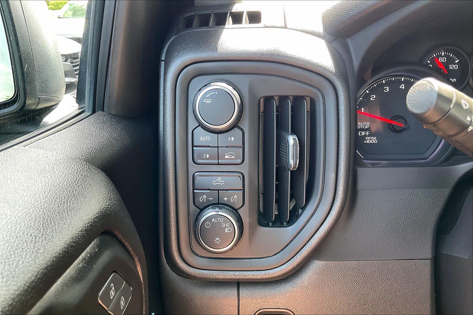 Used 2022 Black Chevrolet Custom image 32