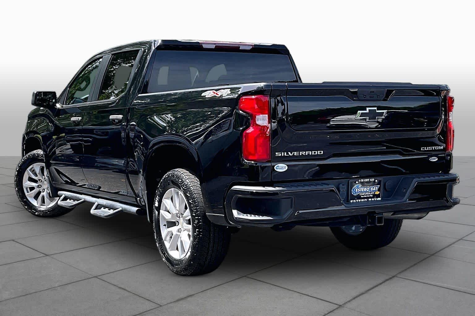 Used 2022 Black Chevrolet Custom image 12