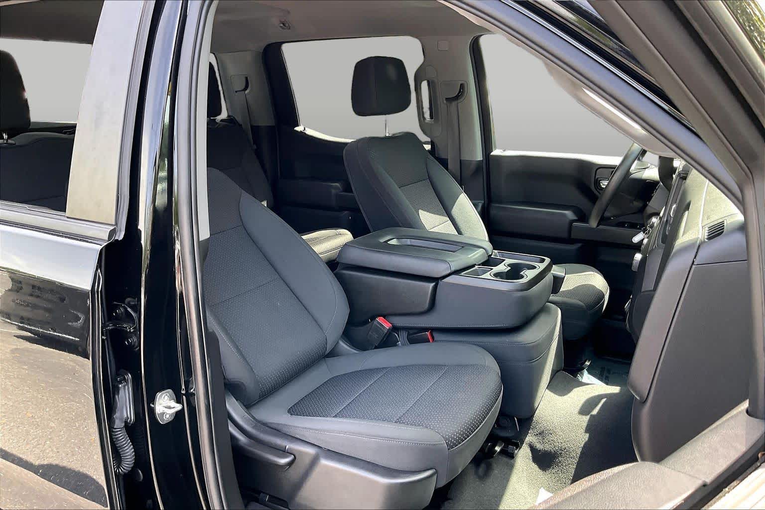 Used 2022 Black Chevrolet Custom image 8