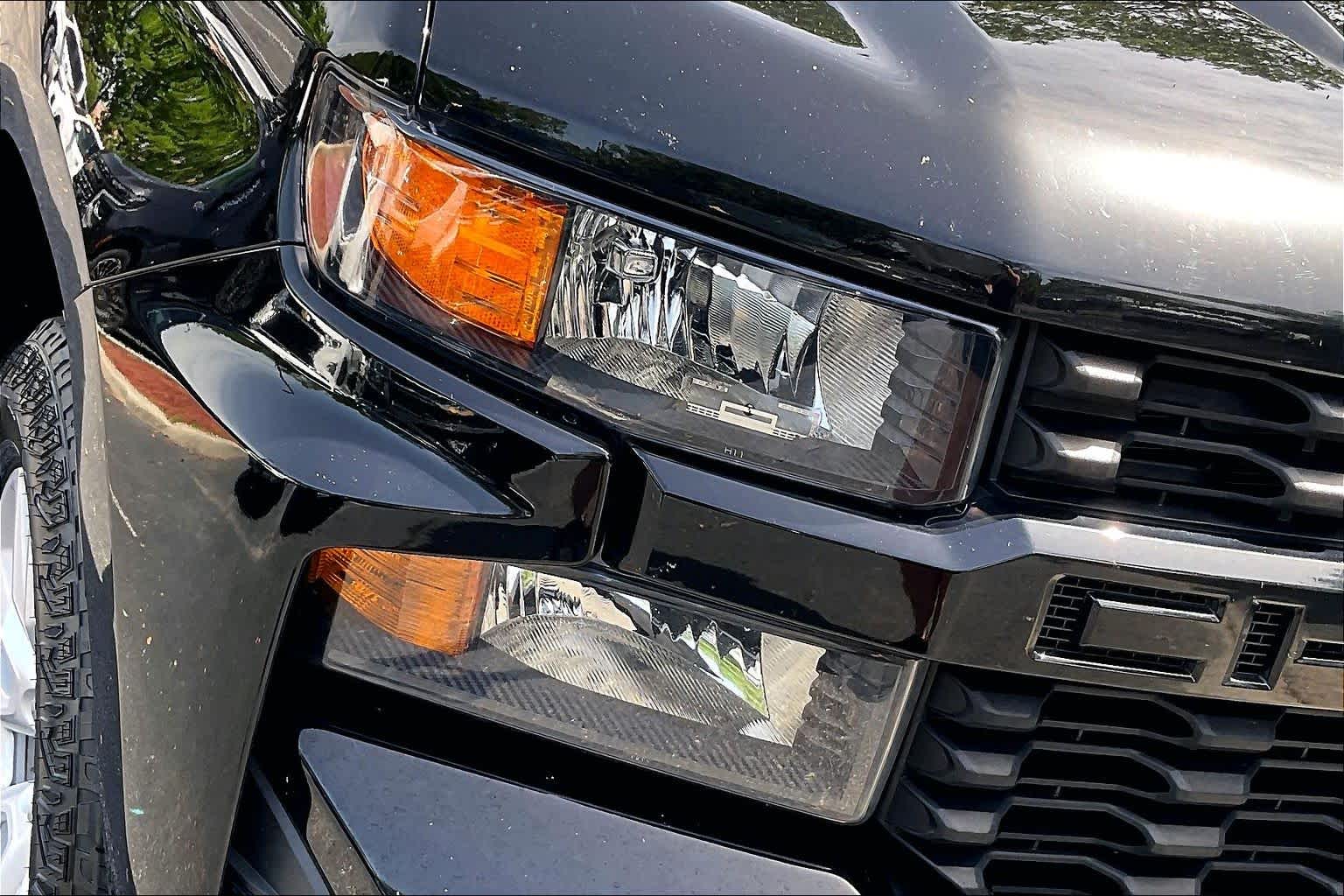 Used 2022 Black Chevrolet Custom image 27