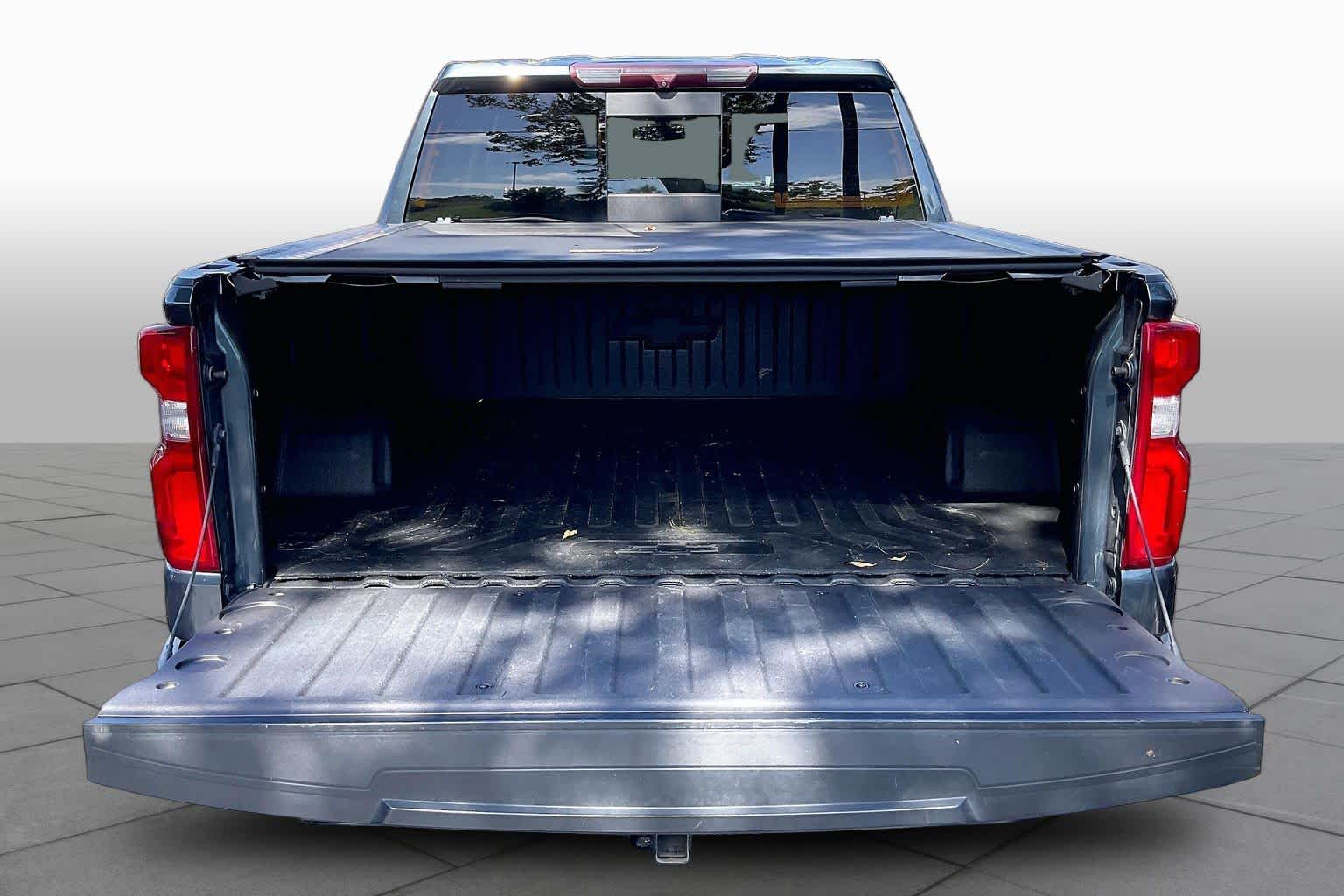 Used 2020 SHADOW GRAY METALLIC Chevrolet RST image 34