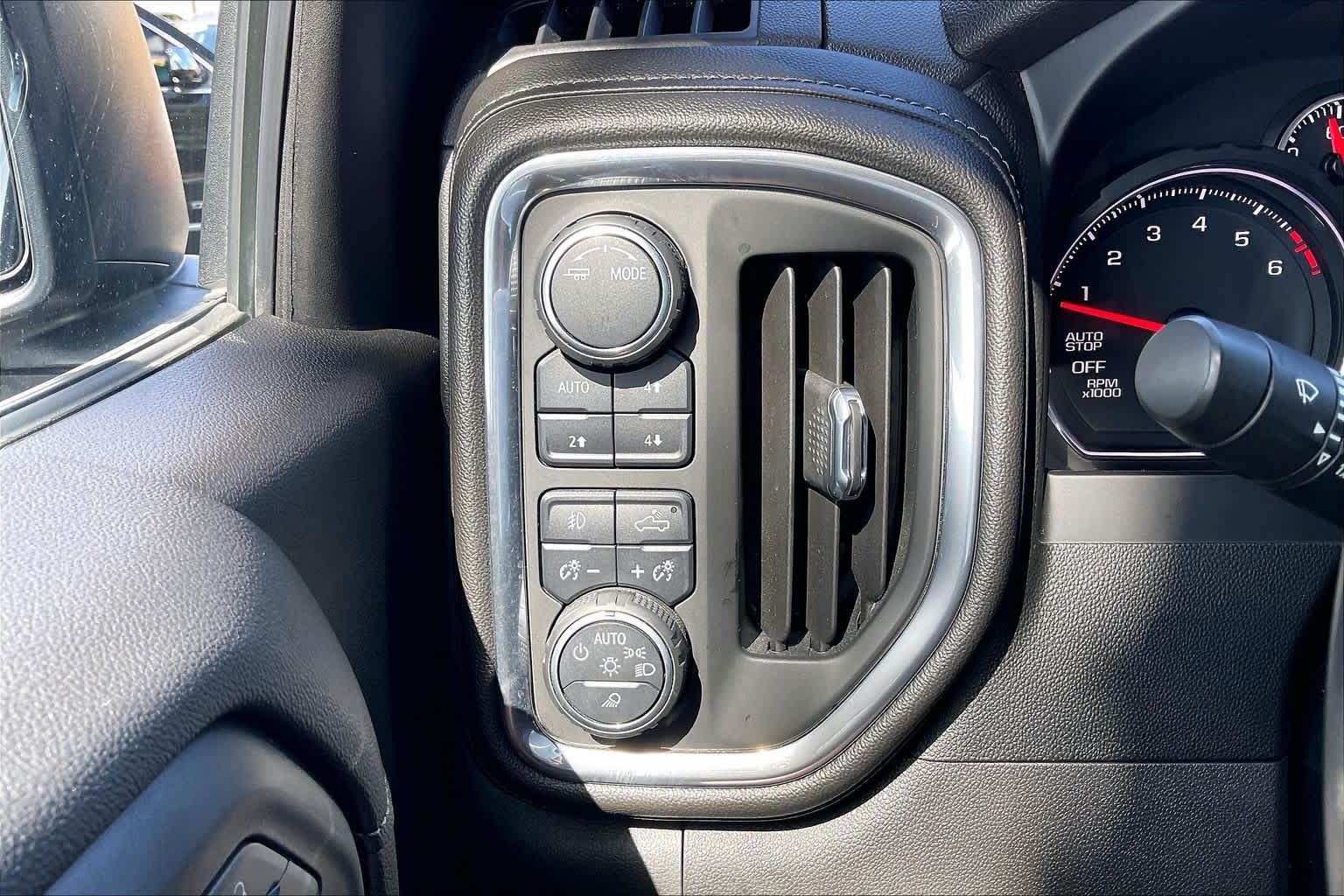 Used 2020 SHADOW GRAY METALLIC Chevrolet RST image 32