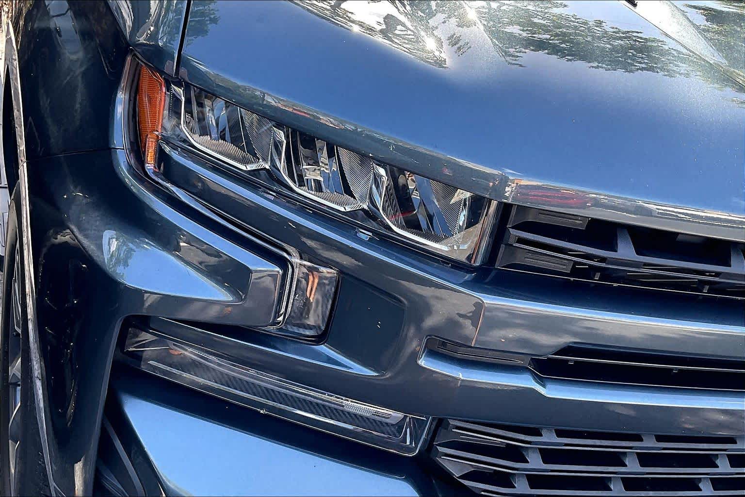 Used 2020 SHADOW GRAY METALLIC Chevrolet RST image 27