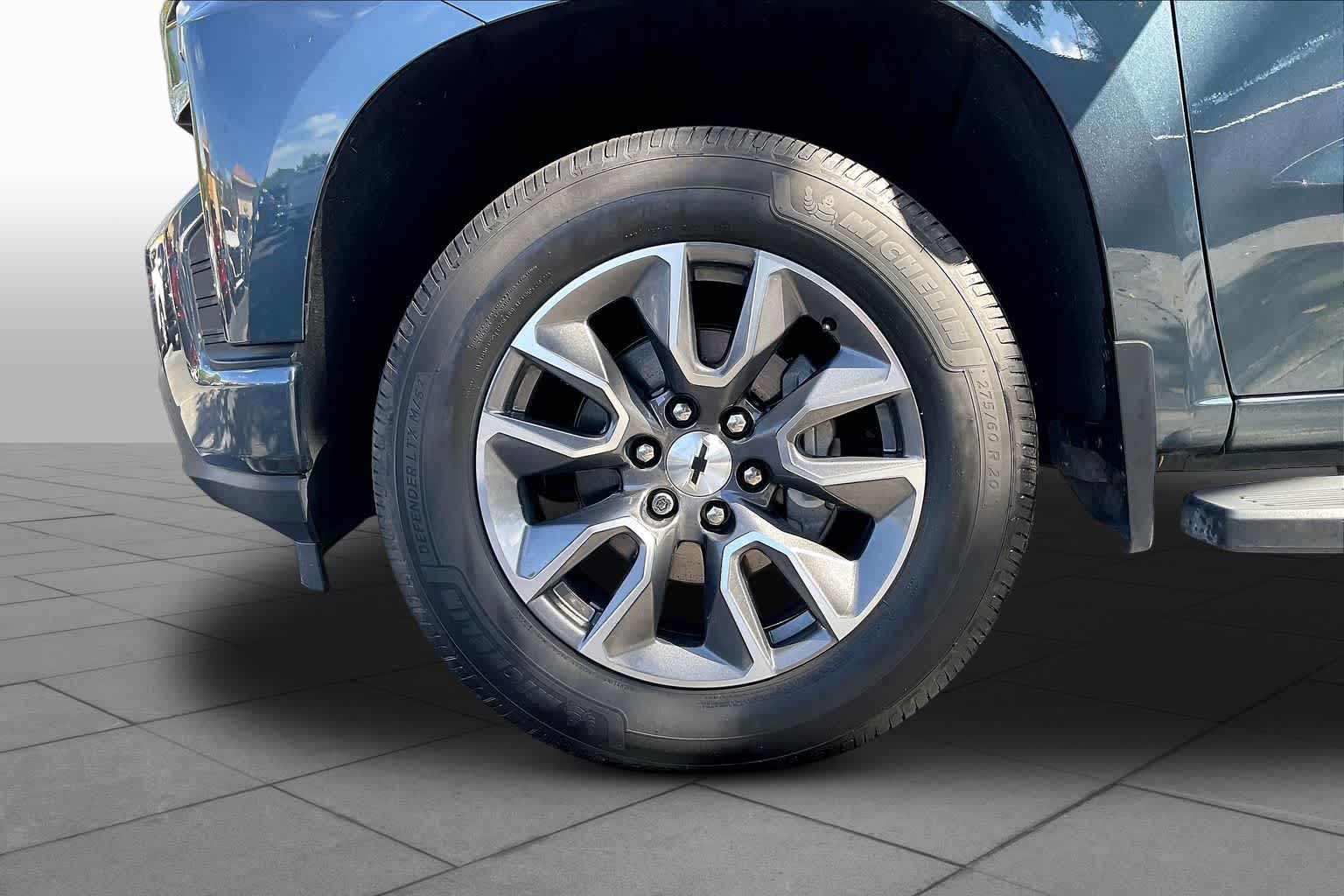 Used 2020 SHADOW GRAY METALLIC Chevrolet RST image 10