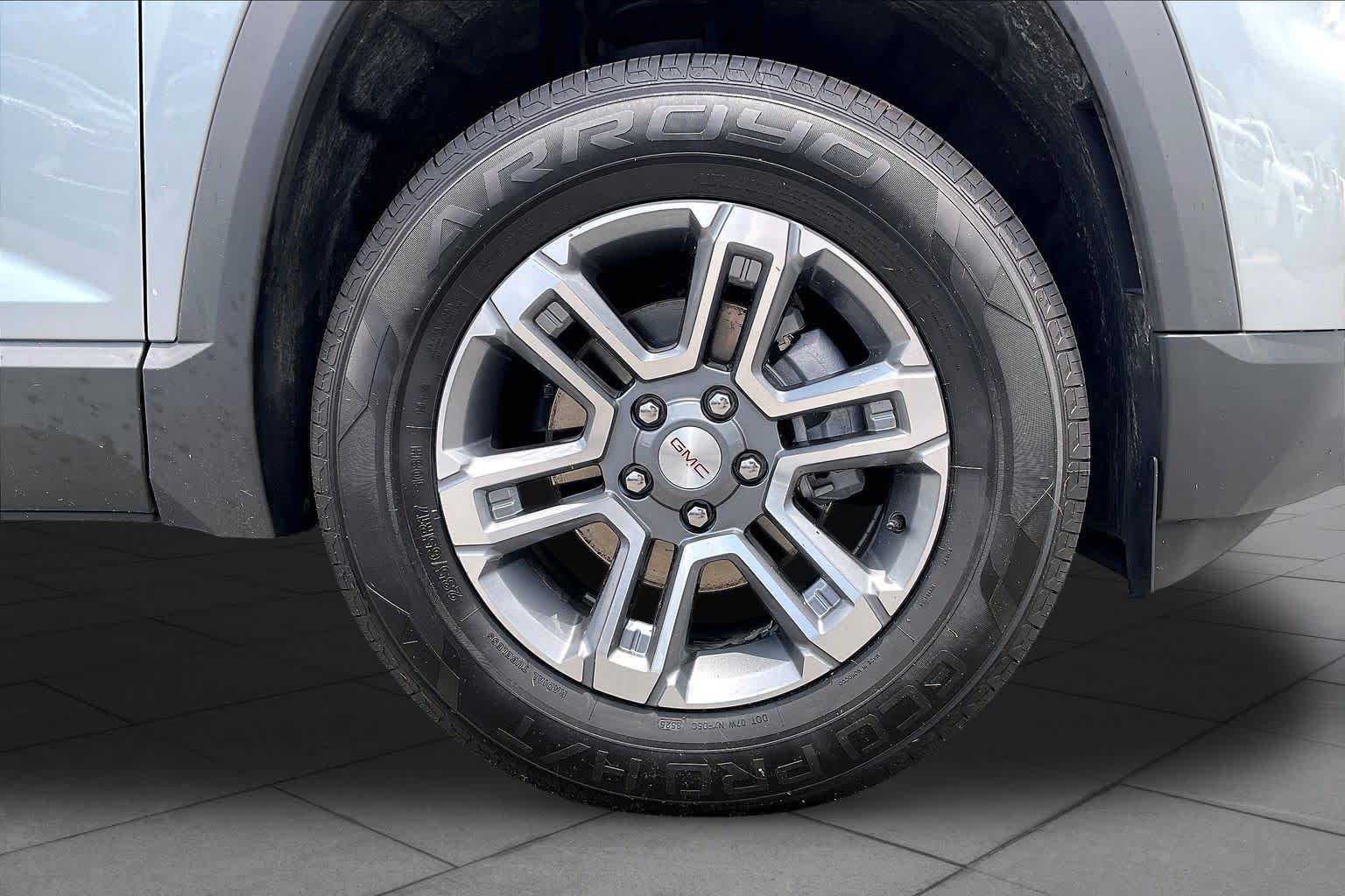 Used 2026 Sterling Metallic GMC Elevation image 10