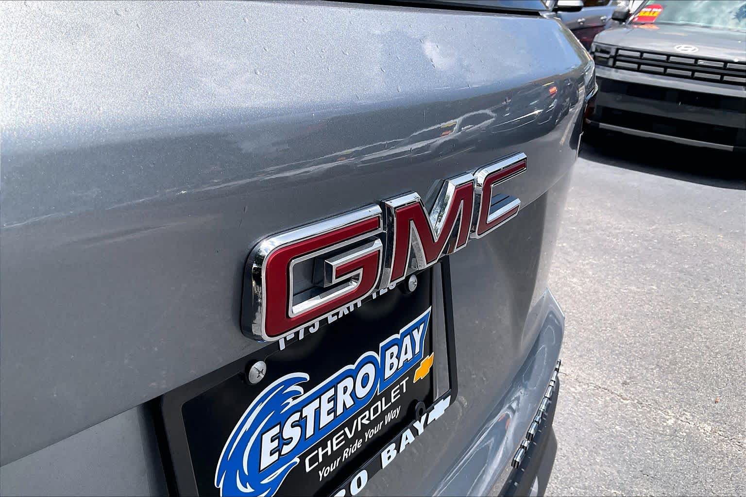 Used 2026 Sterling Metallic GMC Elevation image 9