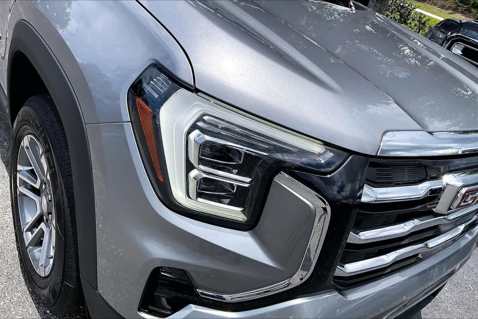 Used 2026 Sterling Metallic GMC Elevation image 27