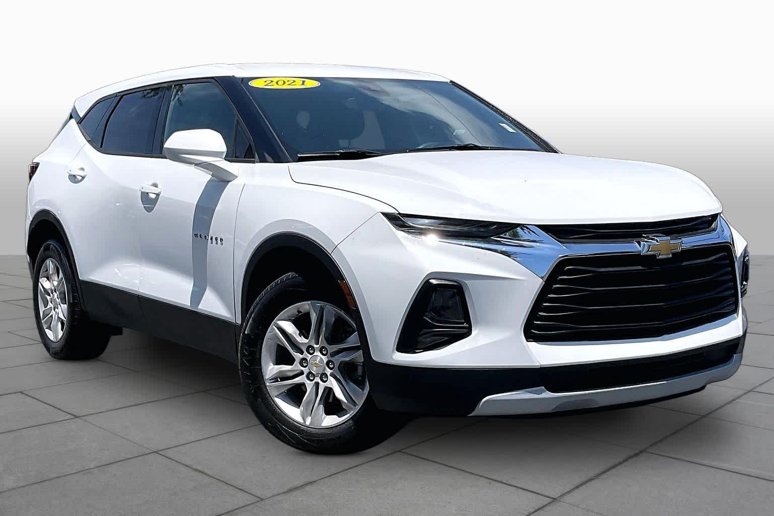 Used 2021 SUMMIT WHITE Chevrolet LT image 3