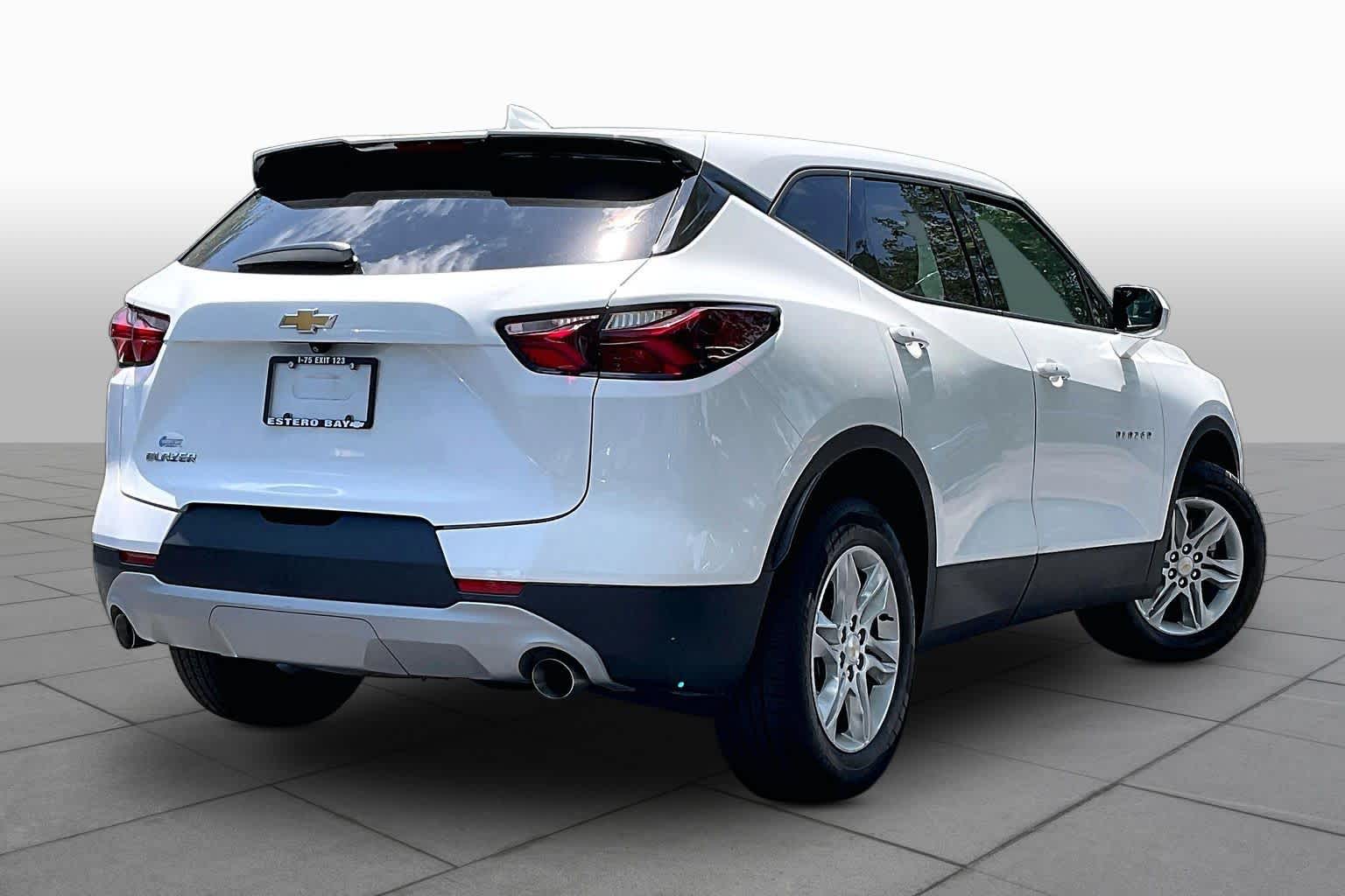 Used 2021 SUMMIT WHITE Chevrolet LT image 13