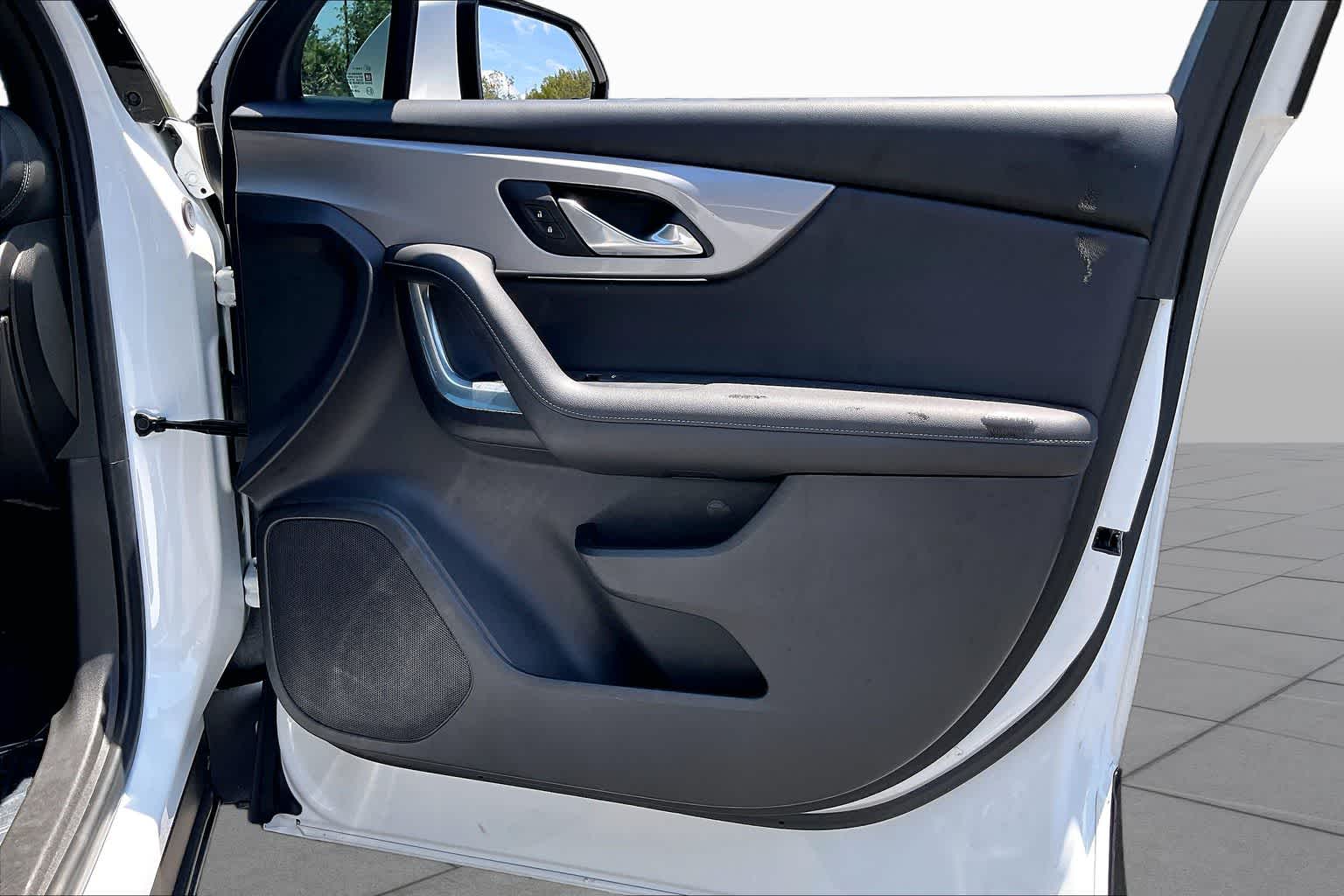 Used 2021 SUMMIT WHITE Chevrolet LT image 23